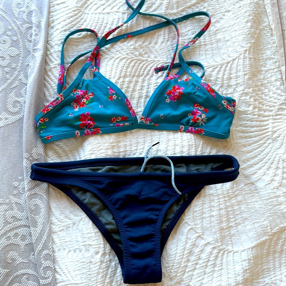Jolyn Bikini - Europe Bottom M - Finn Top M